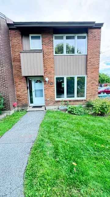 Updated Condo Townhome near Transit and Shopping