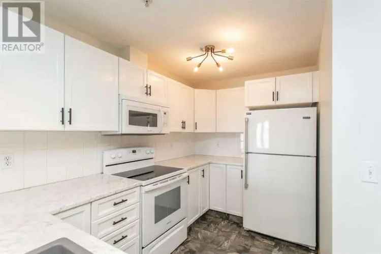 Devonshire Condo: 2 Bed 1 Bath Low Maintenance Living