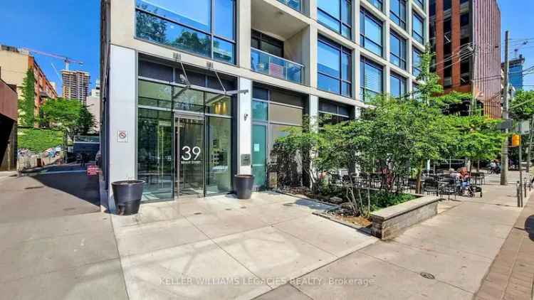 Brant Park Lofts Condo: 1-Bedroom Plus Den with Parking and Locker