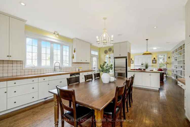 Stunning 4-Bedroom Family Home in St Georges Park Guelph