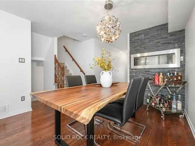 Kanata 3-Bedroom Townhome - Modern Renovation - Family Friendly