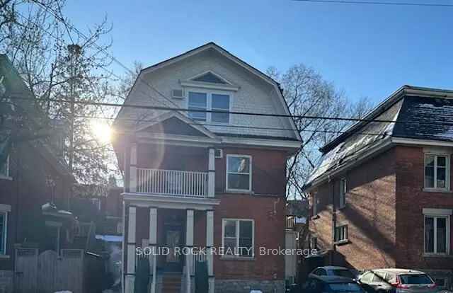 House For Sale in Toronto, Ontario