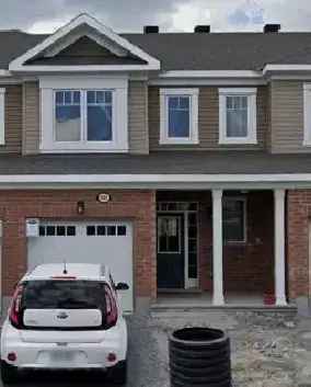 Kanata Townhouse 3 Bed 3 Bath Near Terry Fox Dr