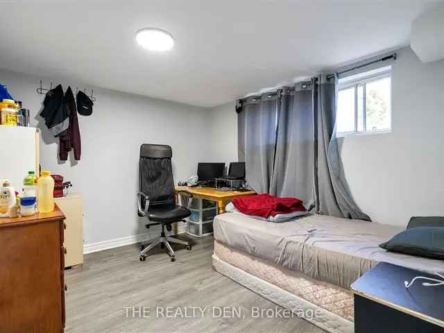 Duplex For Sale in Oshawa, Ontario