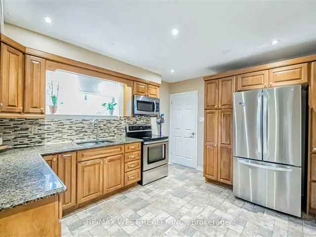 House For Sale in Brampton, Ontario