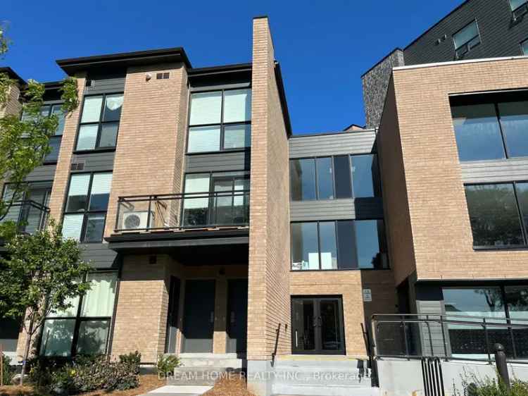 Private Room in 3-Bed Townhouse Near U of T