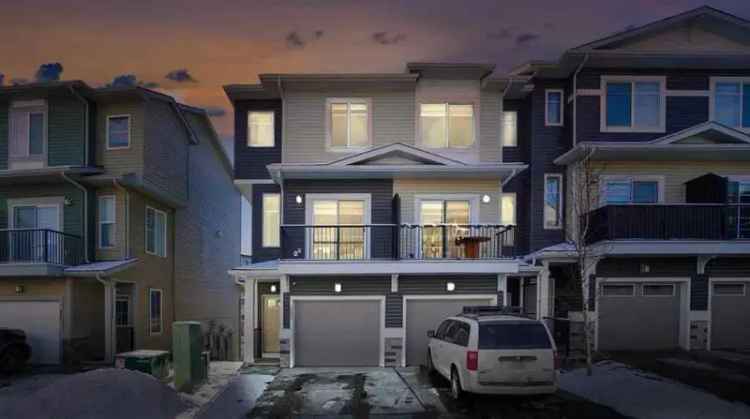 House For Sale in Calgary, Alberta