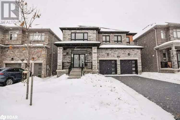 Luxury 2-Storey Home 3461 Sq Ft Premium Upgrades Open Green Space