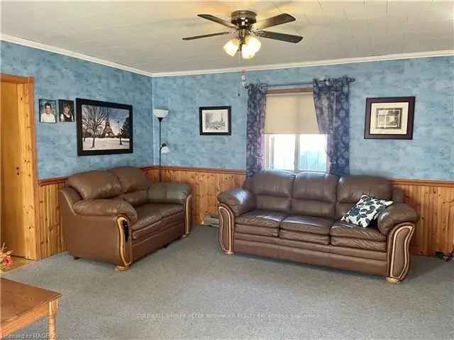 50 Year Loved Home Family Friendly Ample Parking Large Yard