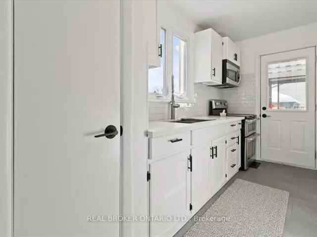 Updated 3-Bedroom Bungalow Central Mountain Hamilton