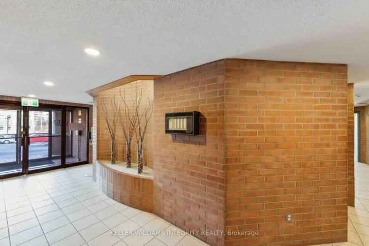 Upgraded 2-Bedroom Condo Near Bank St