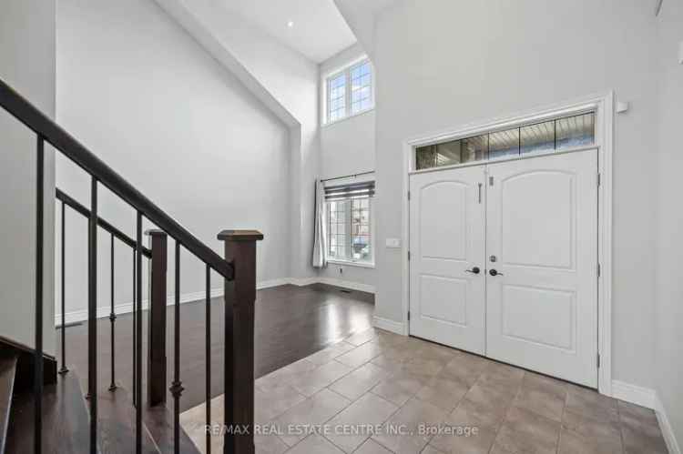 Stunning Woodstock Home: Modern Elegance Meets Comfort