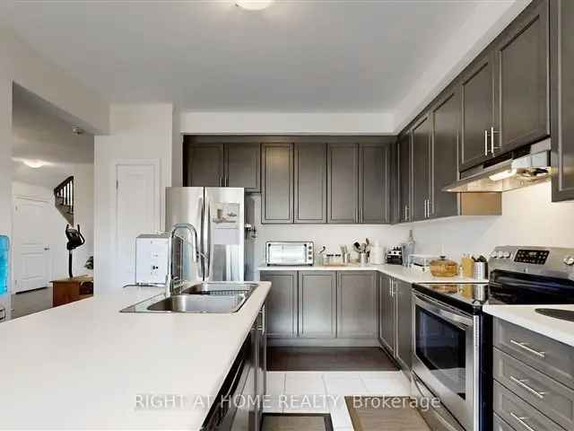 4-Bedroom Georgina Home: Open Concept, Chef's Kitchen, & West-Facing