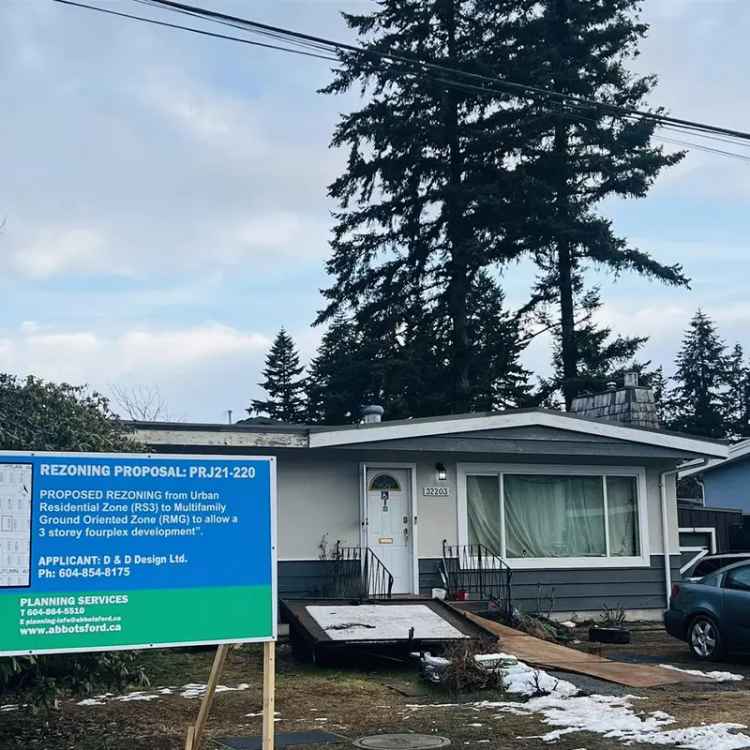 House for sale Development Potential near Highway 1