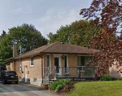 House For Sale in Ontario