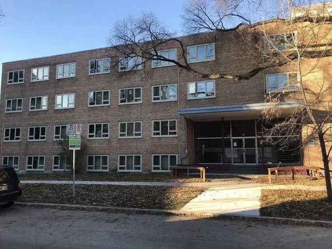 Apartment For Rent in 50, Carlton Street, Winnipeg, Manitoba