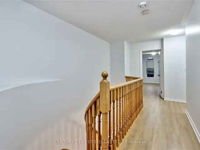 4 Bedroom Townhouse 2453 Sqft Finished Basement Modern Kitchen