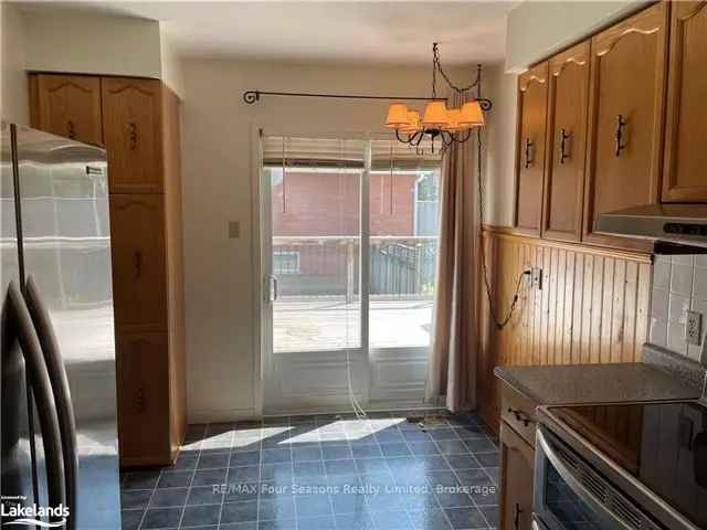 House For Sale in Coldbrook, null