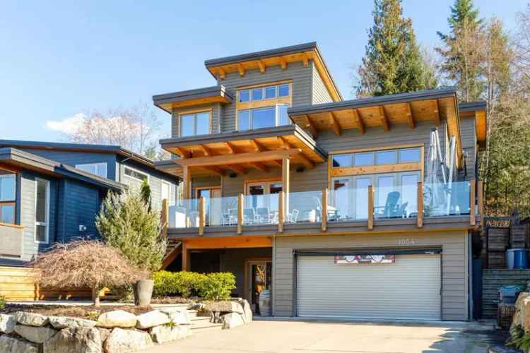 House For Sale in Squamish, British Columbia