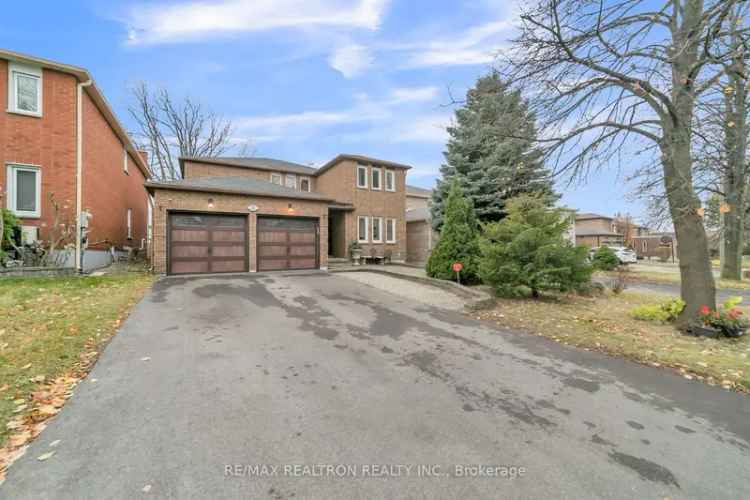 House For Sale in 11, Trafalgar Square, Vaughan, Ontario