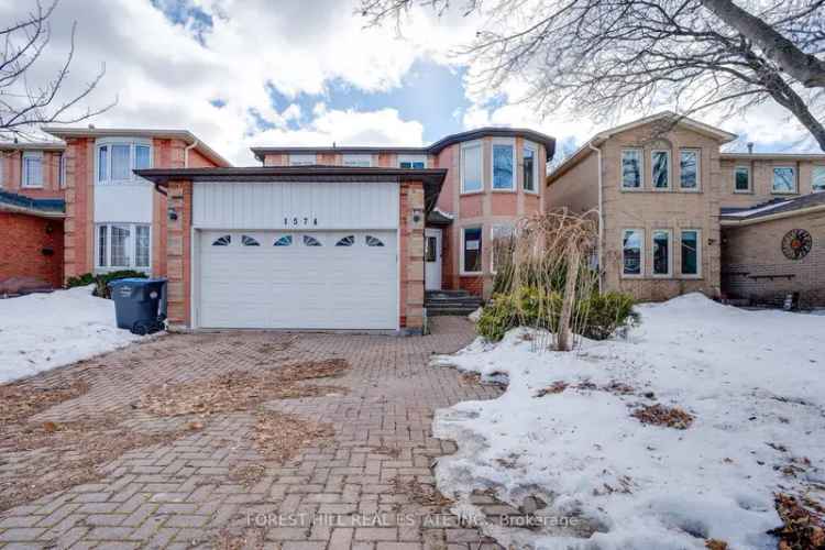 House For Sale in 1574, Sir Monty's Drive, Mississauga, Ontario