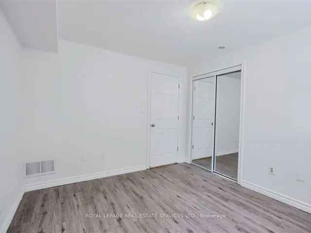 Spacious Bright Legal 2 Bedroom Basement Apartment Near Amenities