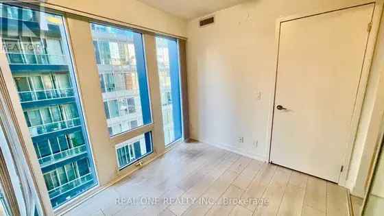 2 rooms apartment of 148 m² in Toronto