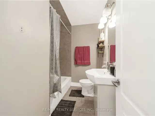 House For Sale in Brampton, Ontario