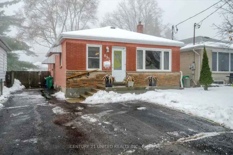 House For Sale in Peterborough, Ontario