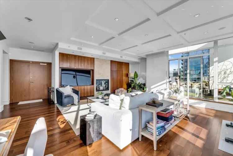 Downtown Vancouver Penthouse with Stunning Views