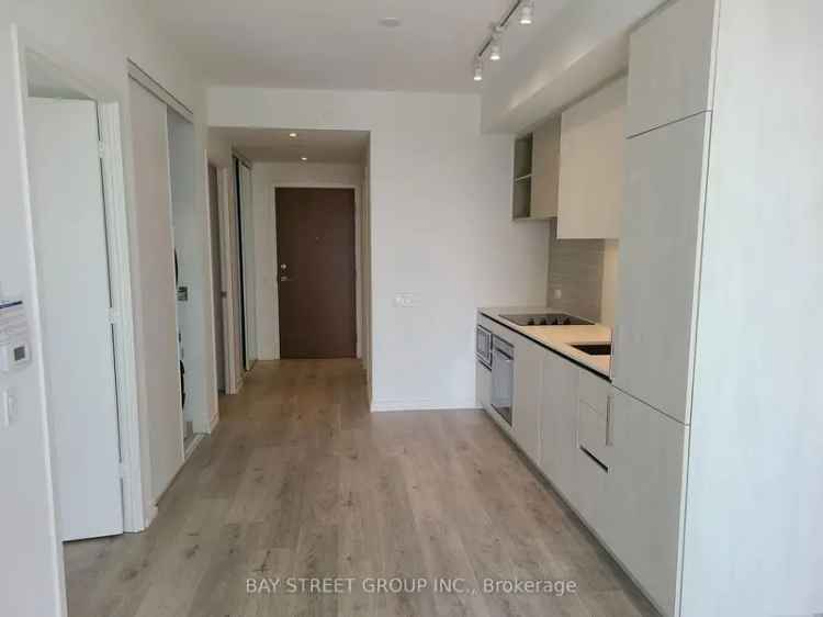 2 Bed 2 Bath Condo Near Transit and Highways