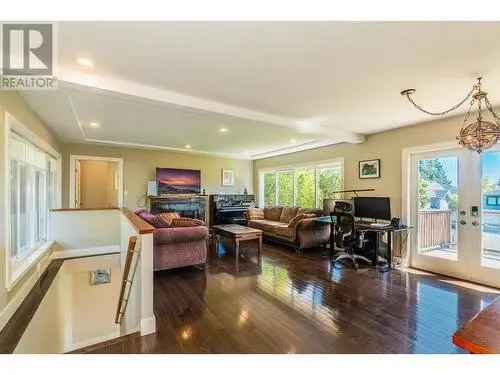 Dundarave Family Home Ocean View 4 Beds 4 Baths