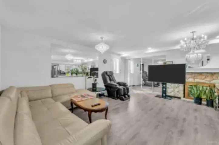 Ocean View House for Rent Near Collingwood School