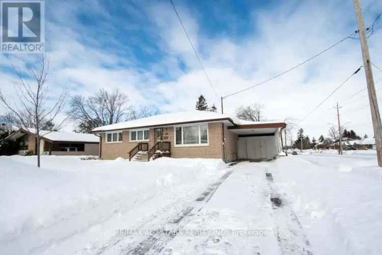 All Brick Bungalow in North Ward - Updated & Family Friendly