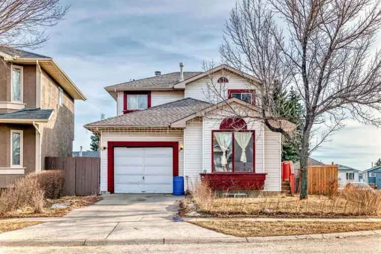 House For Sale in 895, Erin Woods Drive SE, Calgary, Alberta