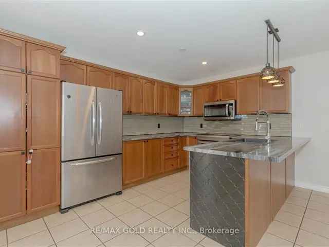 Midland Raised Bungalow - 3 Bedrooms, Huge Ensuite, Great Basement