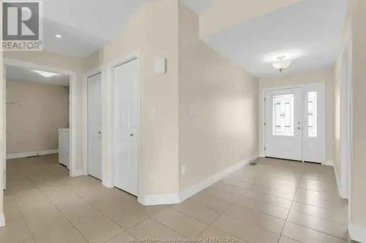 1177 HAYES Townhouse in LaSalle - Executive Rental