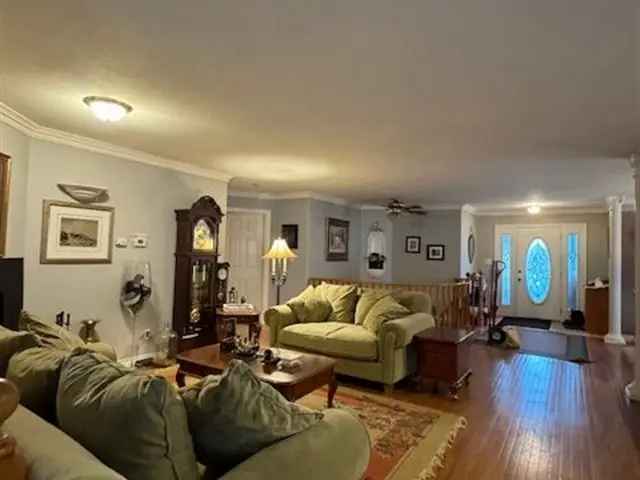 House For Sale in Peterborough, Ontario