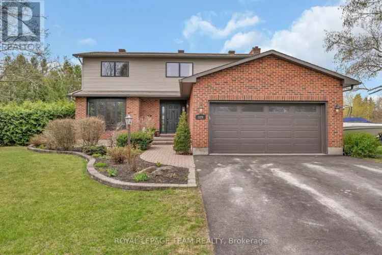 4-Bedroom 2-Storey Home in Carp Village with Pool and Hot Tub