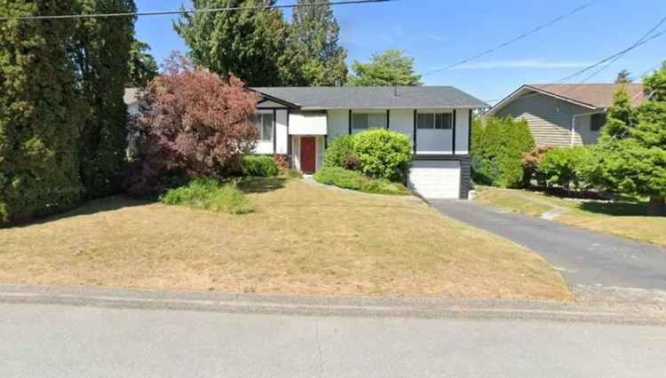 Annieville Gem: 2-Storey Home with Carport - Steps to Schools & Transit