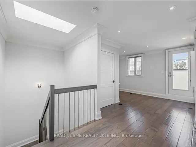 Luxury 3-Bedroom Townhouse in Lawrence Park South