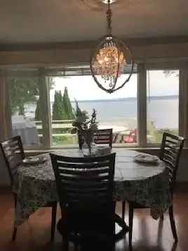 Lake Simcoe 3 Bedroom inclusive Free Wifi and cable $3,450/month