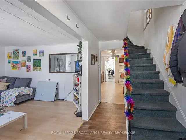 5 Bedroom Home Near Arc de Triomphe - 2 Baths, Parking