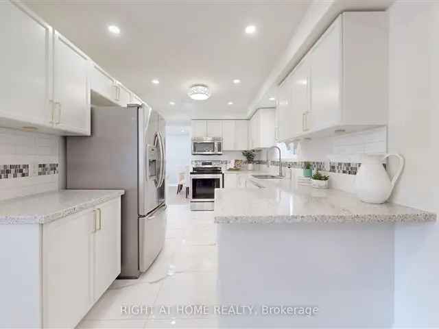 Luxury Home in South Barrie: Triple Car Garage, Spacious Backyard, Walkout Basement