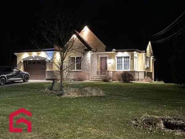 Bungalow for Sale Estrie 3 Bedrooms 2 Bathrooms Inground Pool
