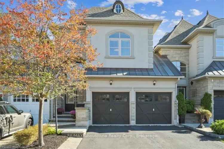 House For Sale in Oakville, Ontario