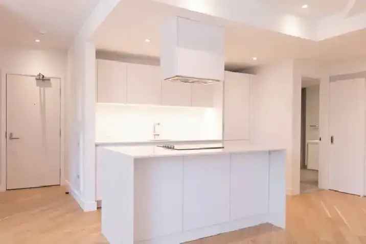 Renovated Studio Near UDEM - 518 sq ft