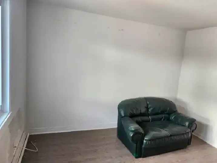 $1250 /month, 4 ½ Apartment, Available now.  Lachine (St-Pierre)