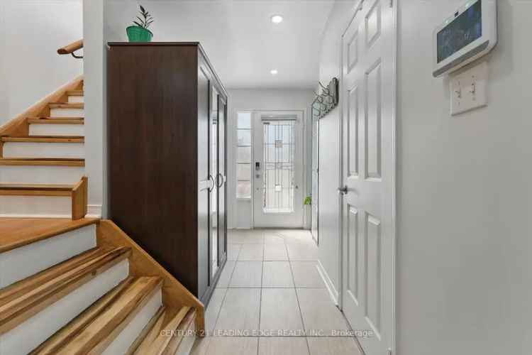 3+2 Bedroom Semi-Detached Home Near Don Mills