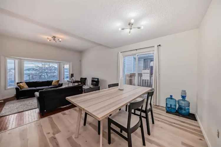 House For Sale in Calgary, Alberta